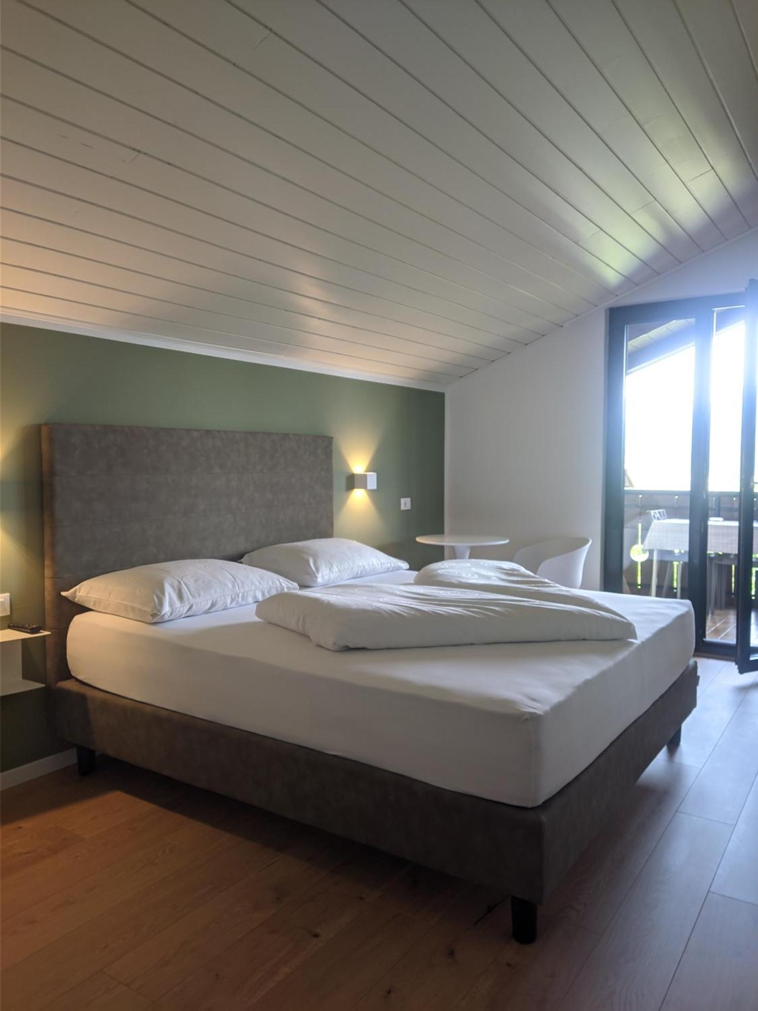 Garni Saltneregg Hotel Caldaro Ngoại thất bức ảnh