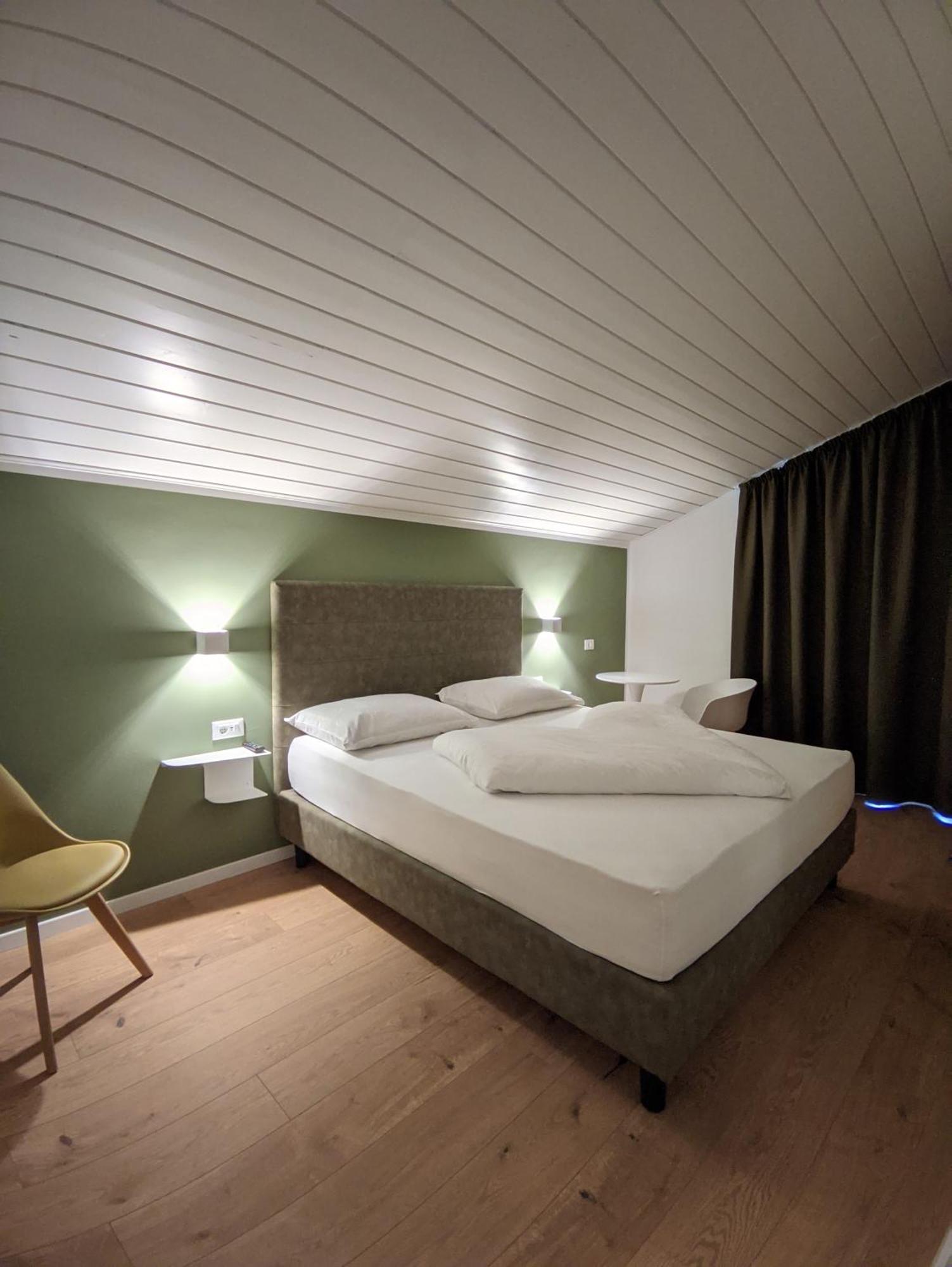 Garni Saltneregg Hotel Caldaro Ngoại thất bức ảnh
