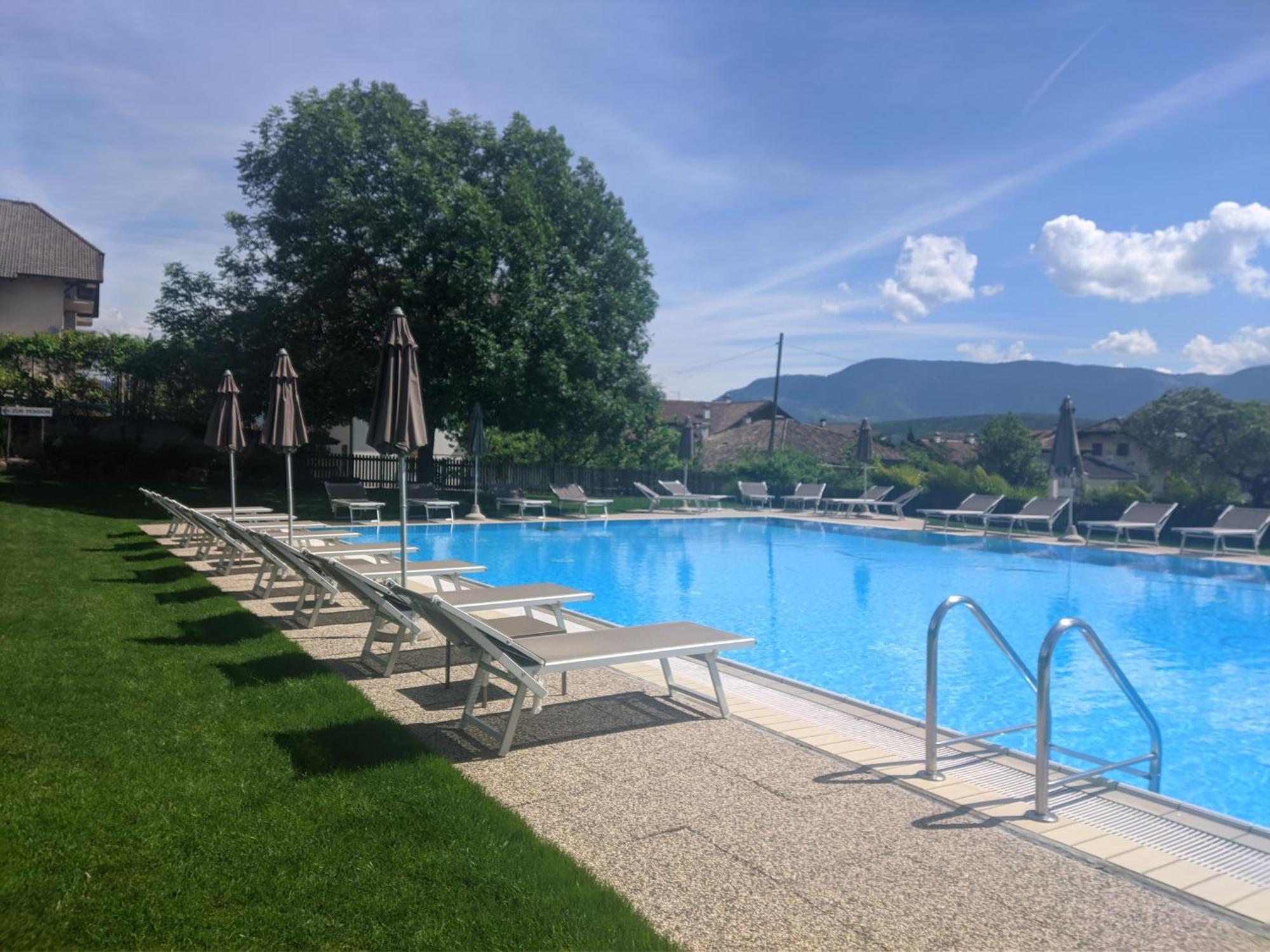Garni Saltneregg Hotel Caldaro Ngoại thất bức ảnh