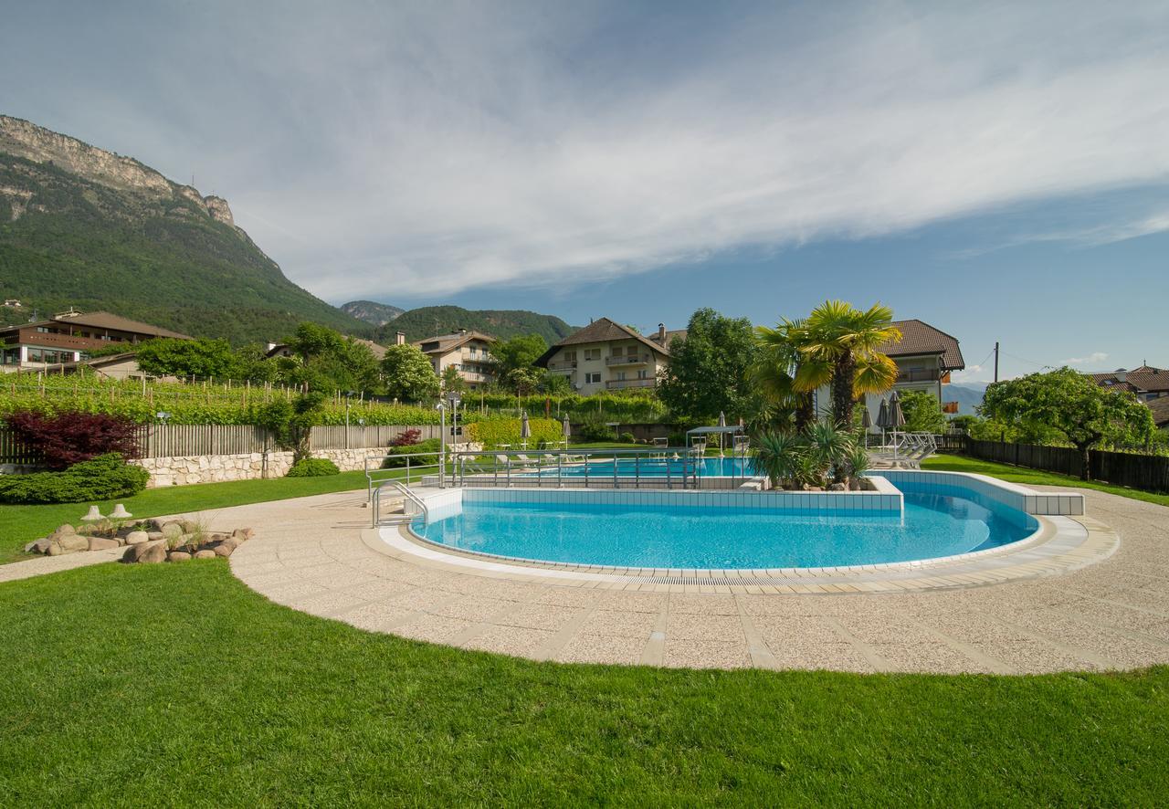 Garni Saltneregg Hotel Caldaro Ngoại thất bức ảnh